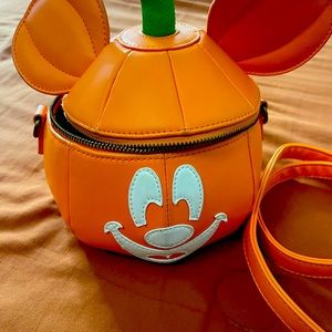 Loungefly Mickey Halloween Jack-o-lantern crossbody 🎃